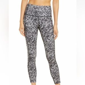 Zella Live In High Waist 7/8 Leggings Size M GREY TRUFFLE KUTARA PRINT